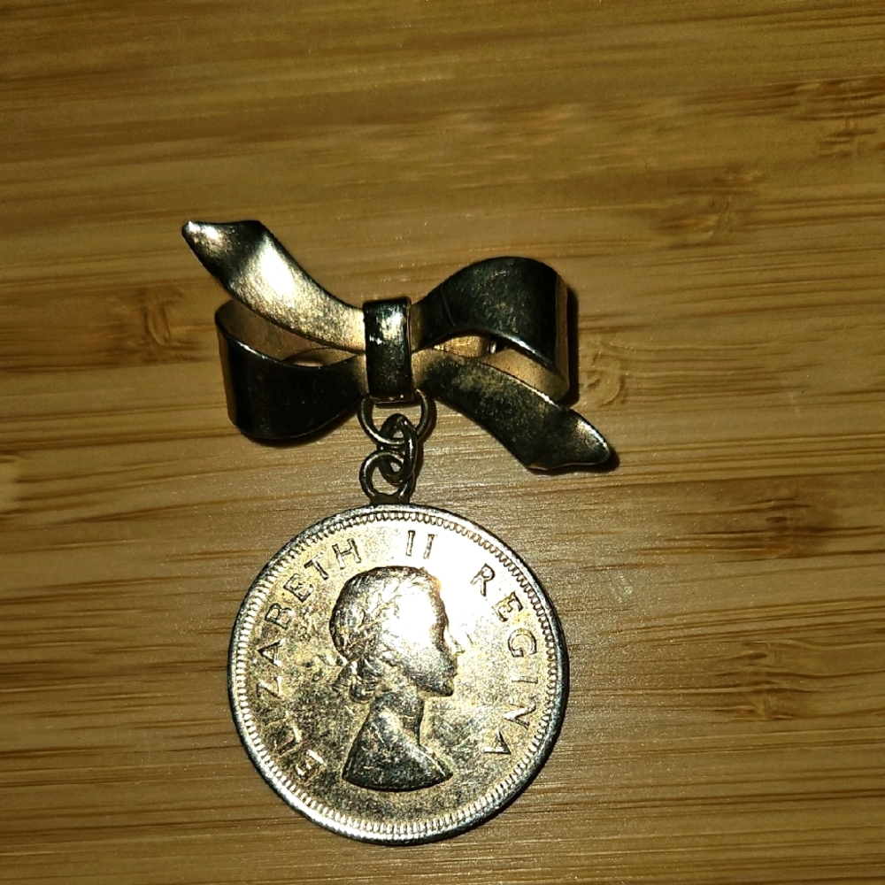 1954 SOUTH AFRICAN COIN BOW BROOCH PENDANT Vintage